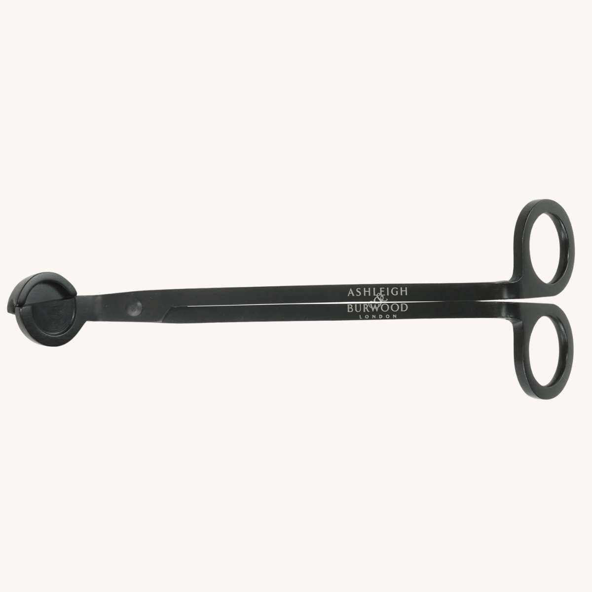 ashleigh-burwood-coupe-m-che-bougie-accessoire image 1