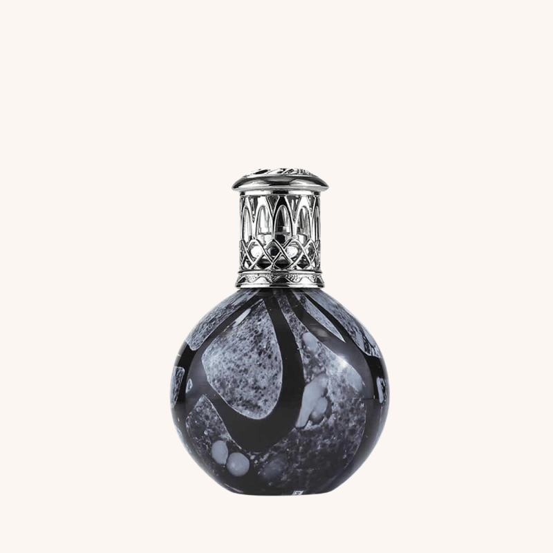 ashleigh-burwood-charcoal-snowball-lampe-parfum-e-marbre-noir image 1
