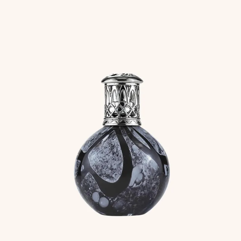ashleigh-burwood-charcoal-snowball-lampe-parfum-e-marbre-noir image 1