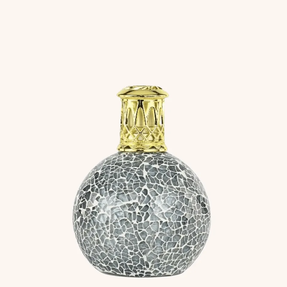 ashleigh-burwood-morning-mist-lampe-parfum-e-grise-mosa-que image 1