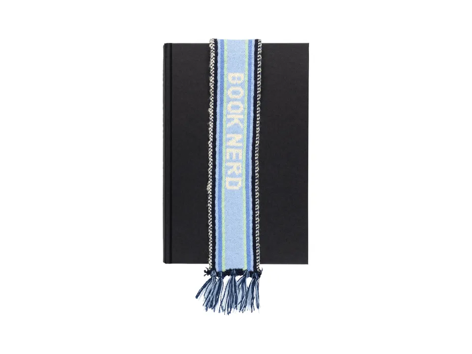 bitten-stationary-bookscarf-booknerd-marque-page-charpe image 1
