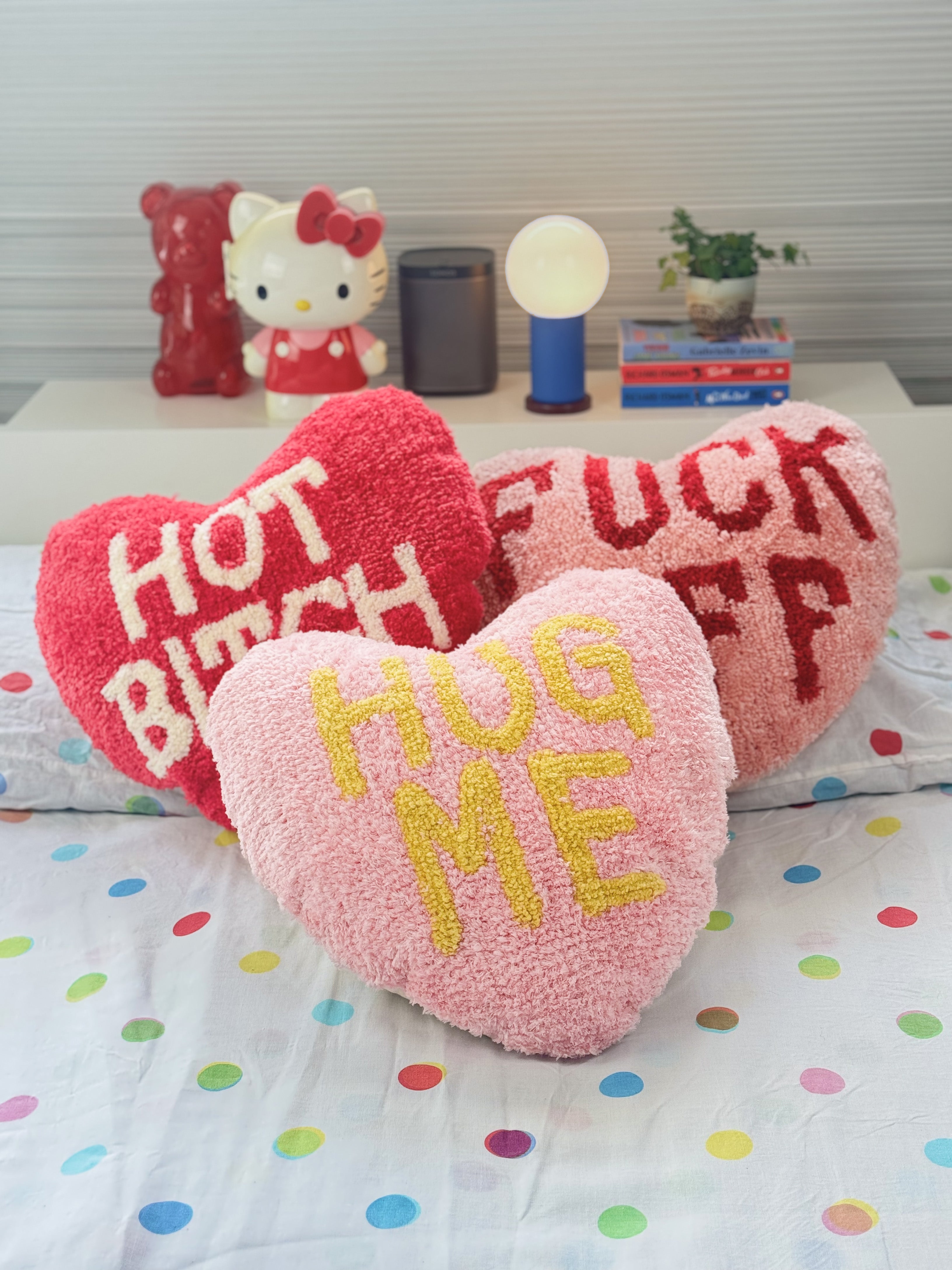 bitten-hug-me-coussin-coeur-45x45-cm-polyester image 3