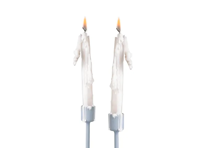 bitten-home-bougies-blanches-drip-lot-de-2-piliers-25-cm image 1