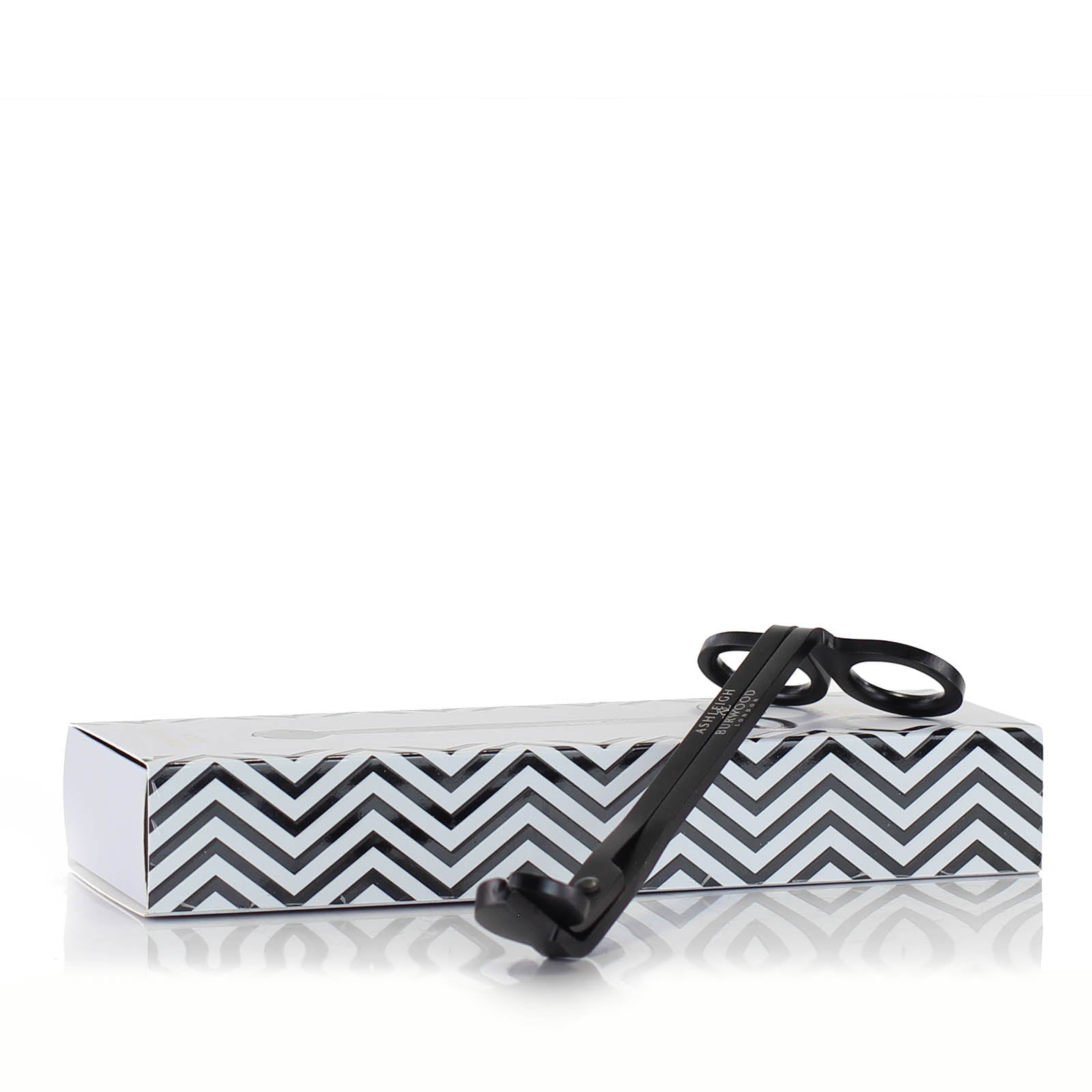 ashleigh-burwood-coupe-m-che-bougie-accessoire image 2