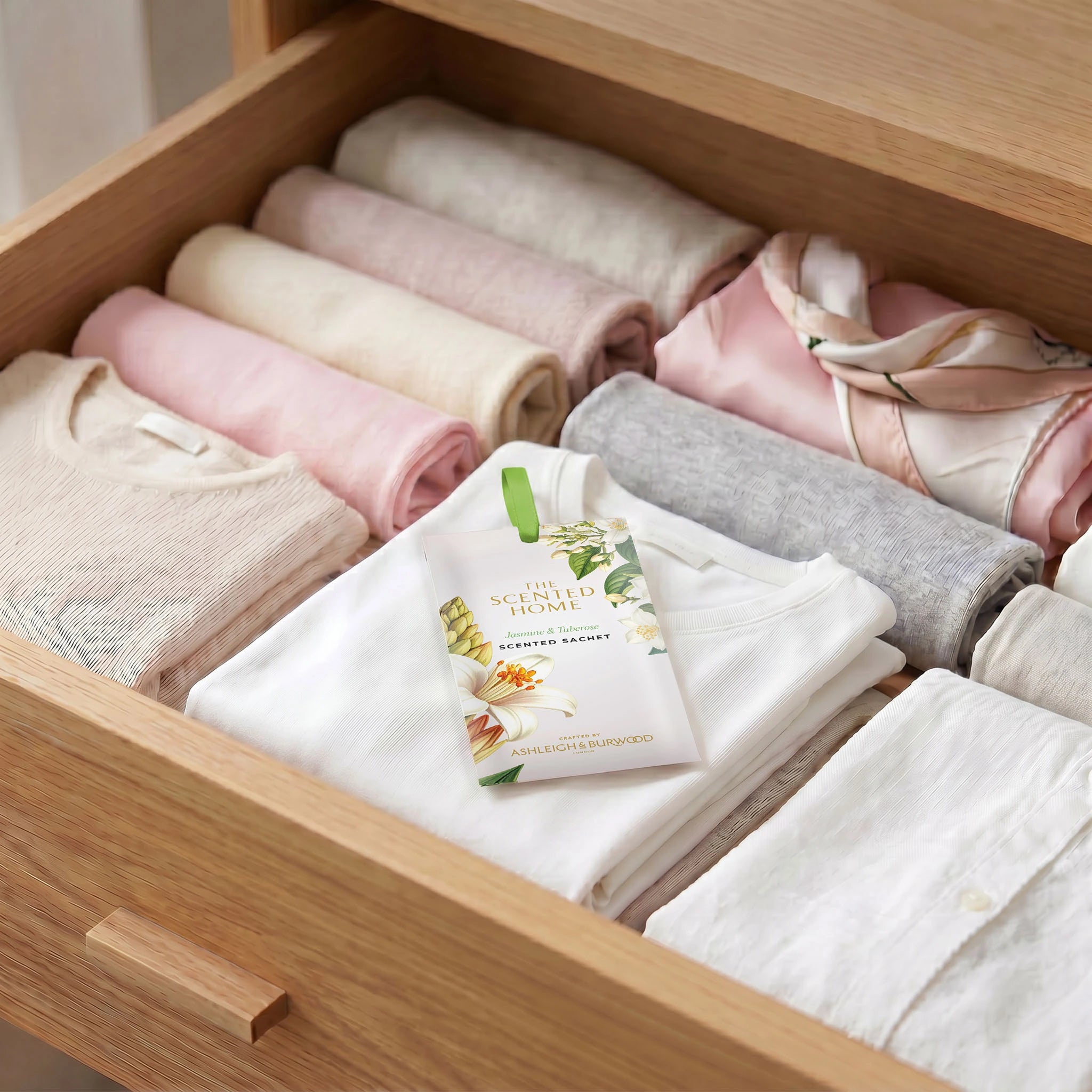 ashleigh-burwood-scented-sachets-jasmine-tuberose-sachet-parfum-jasmin image 3