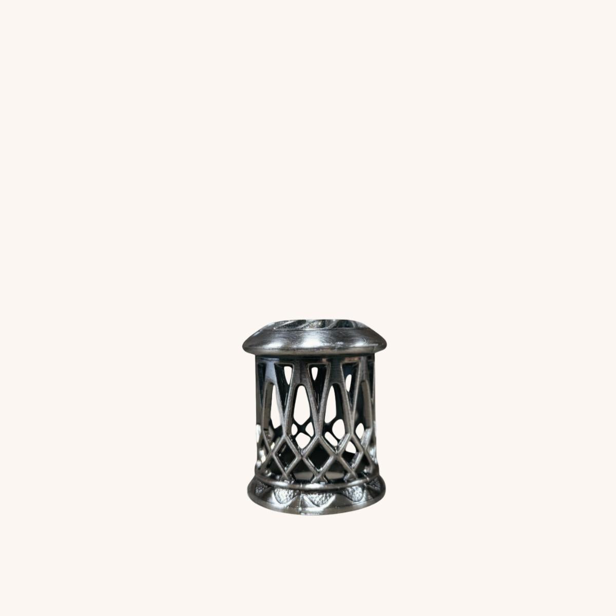 ashleigh-burwood-victoria-couronne-lampe-argent-antique-small image 1