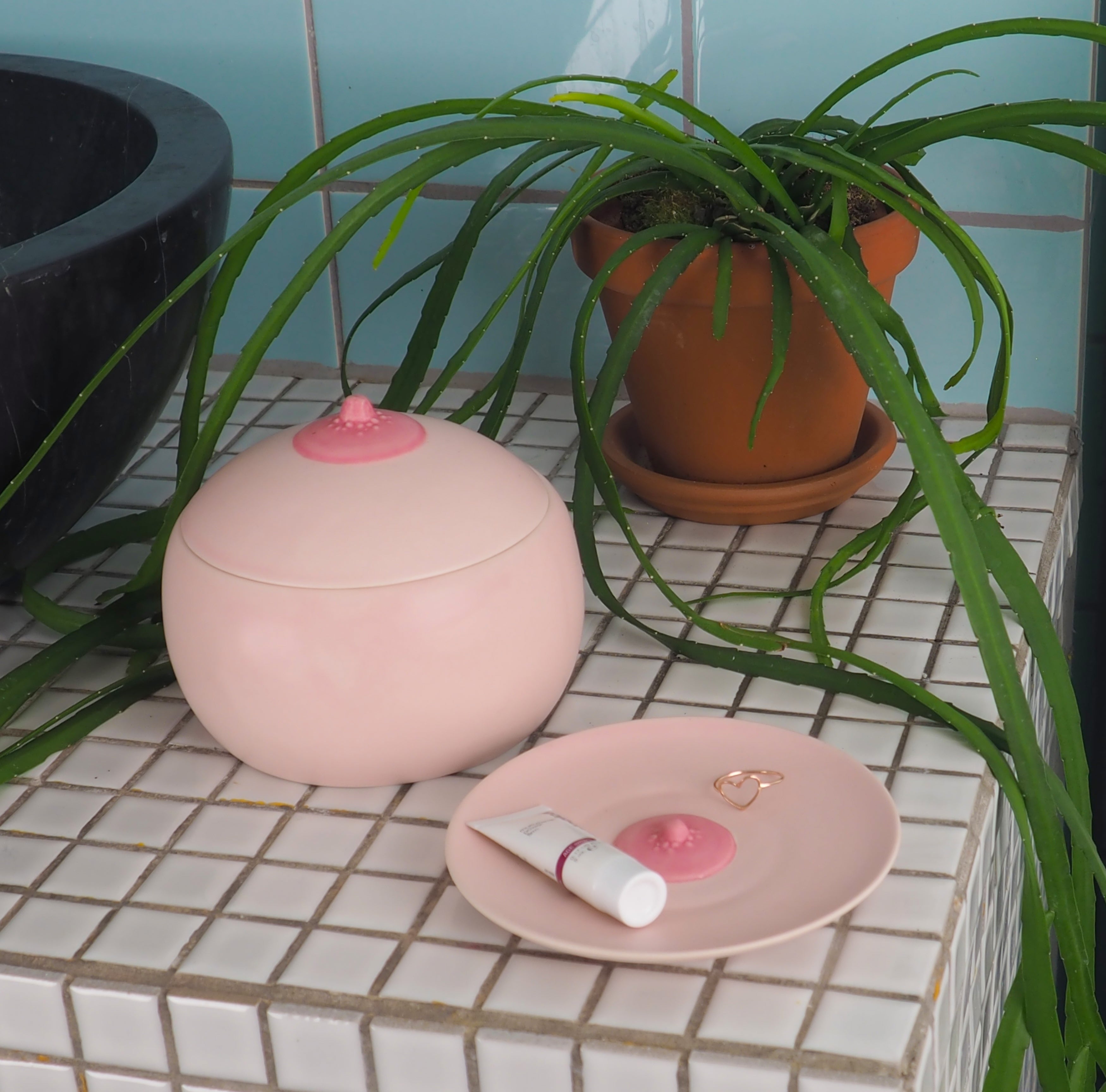 bitten-tableware-boob-dish-coupelle-c-ramique-mate image 4