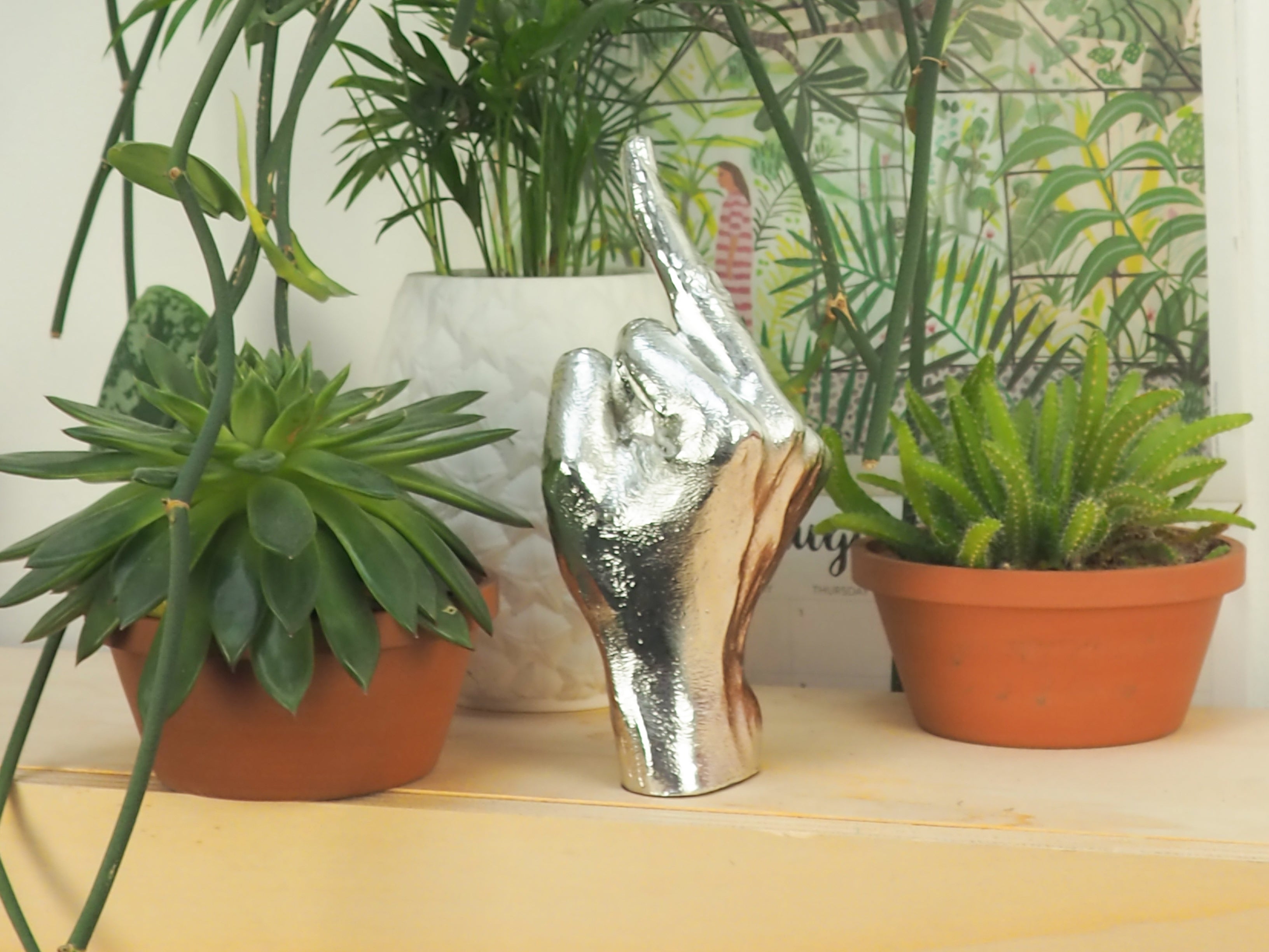 bitten-hand-collection-the-finger-sculpture-doigt-argent-20-cm image 2