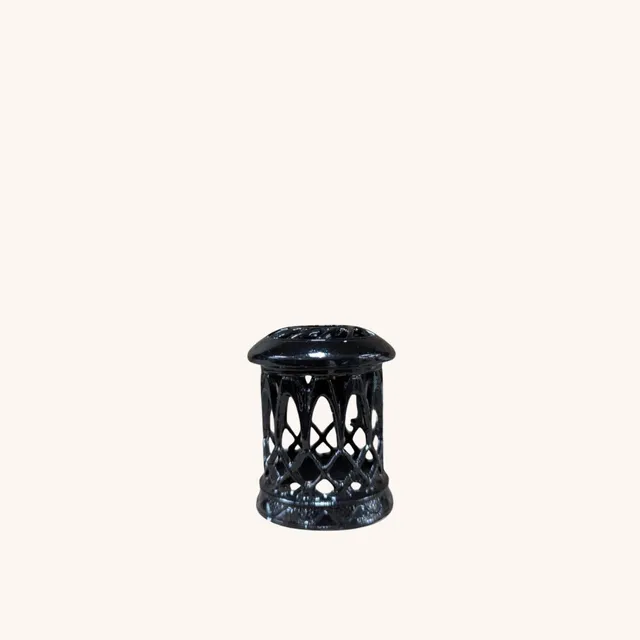 ashleigh-burwood-victoria-couronne-noire-lampe-small image 1