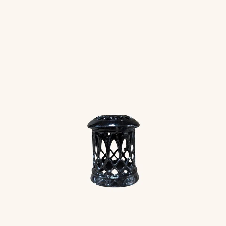 ashleigh-burwood-victoria-couronne-noire-lampe-small image 1