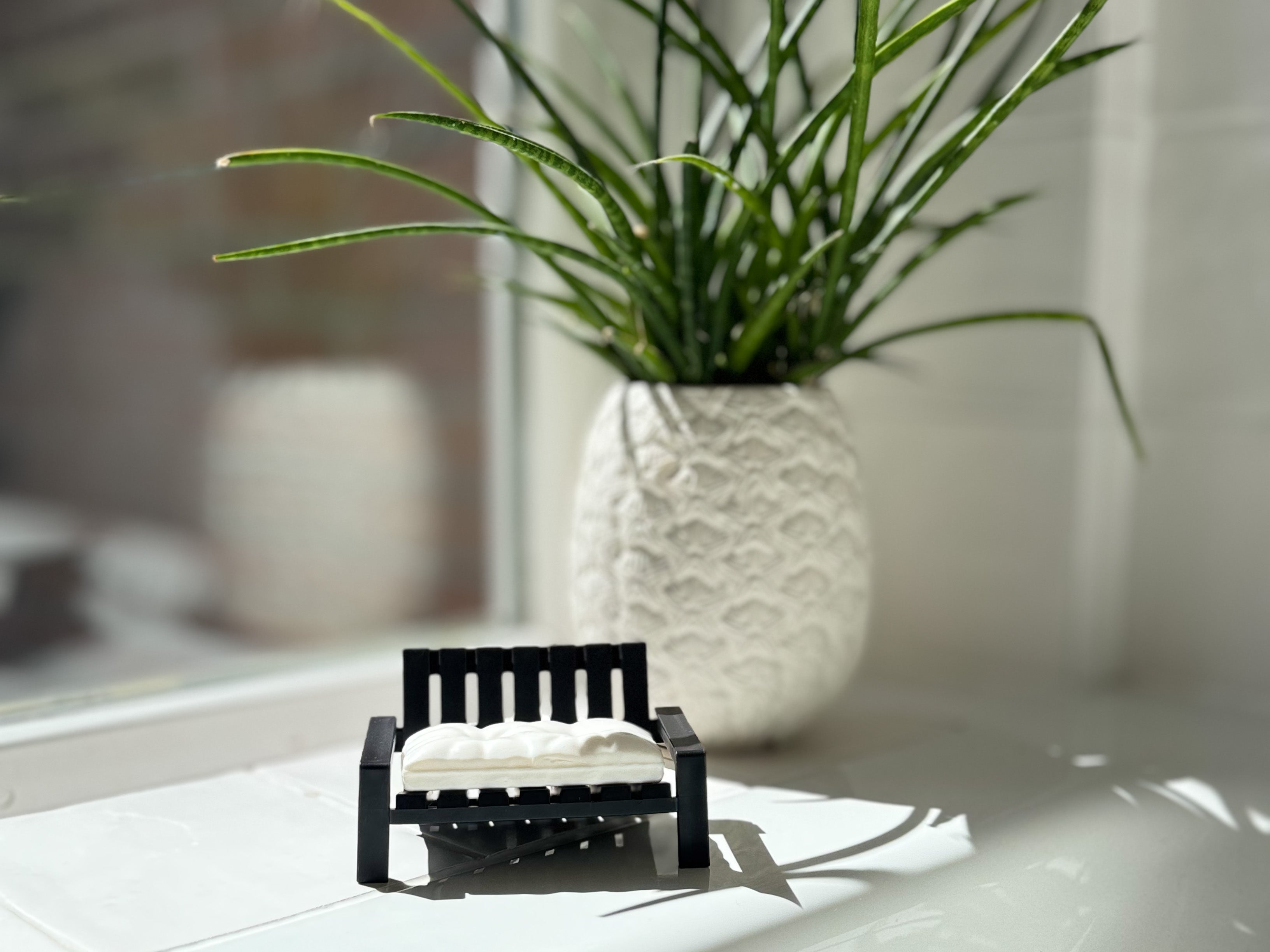 bitten-home-porte-savon-banc-noir-soapy-bench image 4
