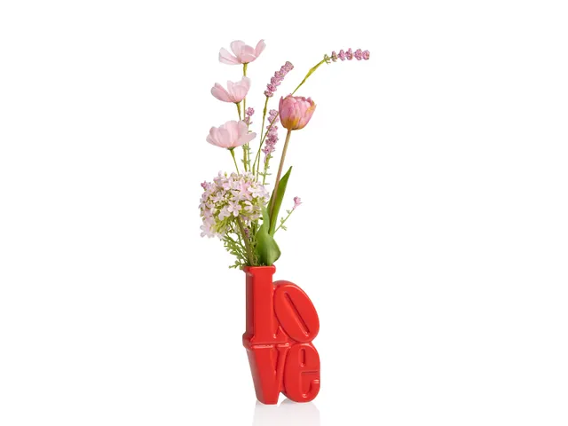 bitten-planters-love-vase-red-vase-rouge image 1