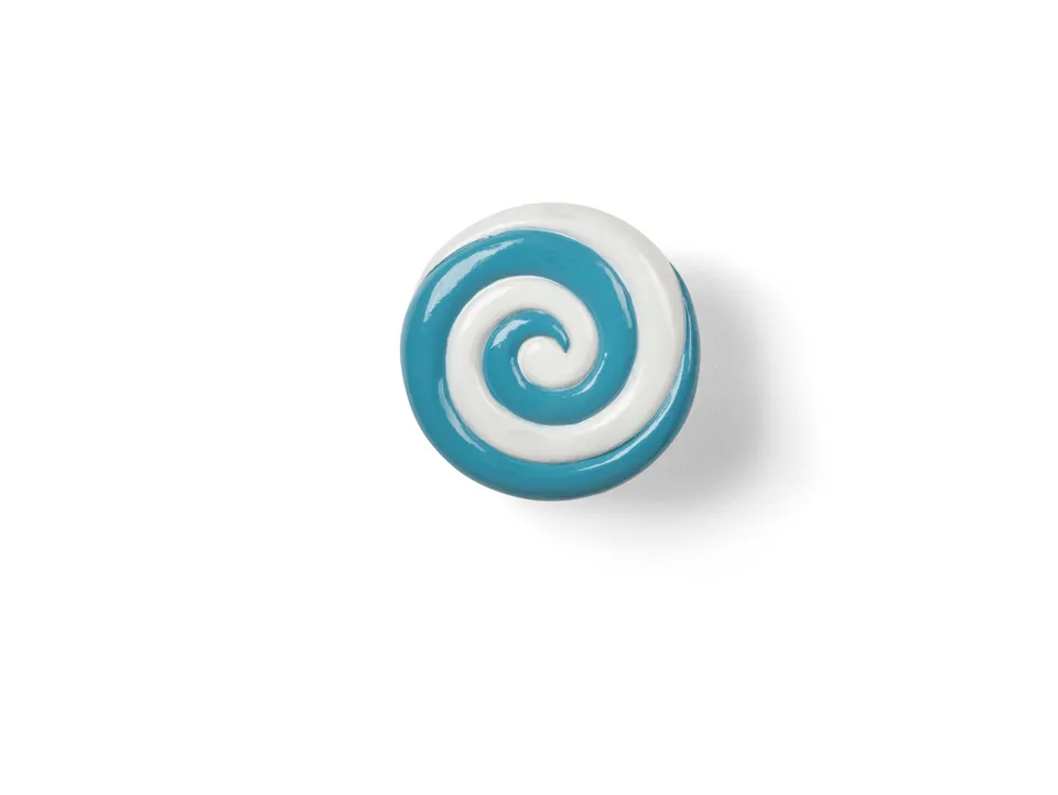 bitten-home-candy-swirl-crochet-mural-turquoise-bonbon image 1