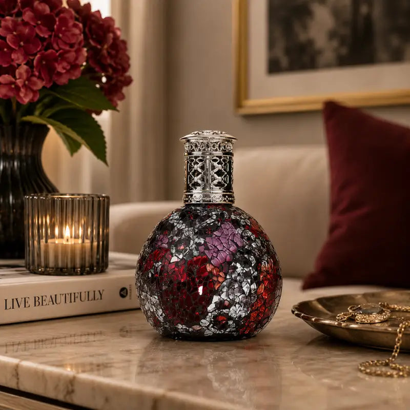 ashleigh-burwood-vampiress-lampe-parfum-e-rouge-argent-mosa-que image 2