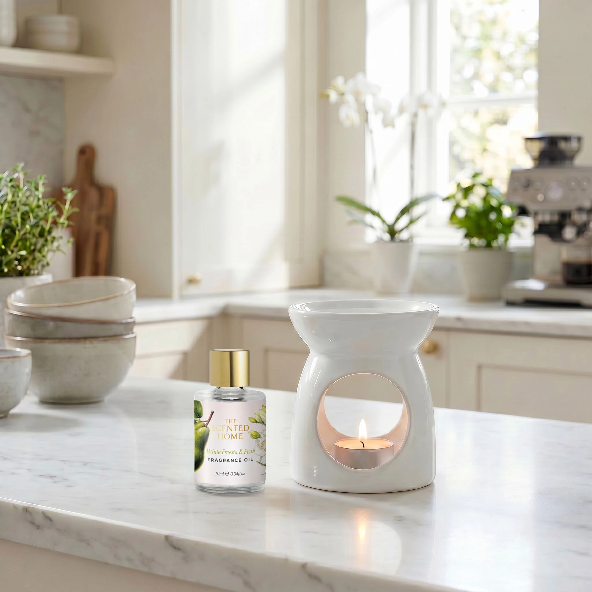 ashleigh-burwood-white-freesia-pear-huile-parfum-e-florale image 3
