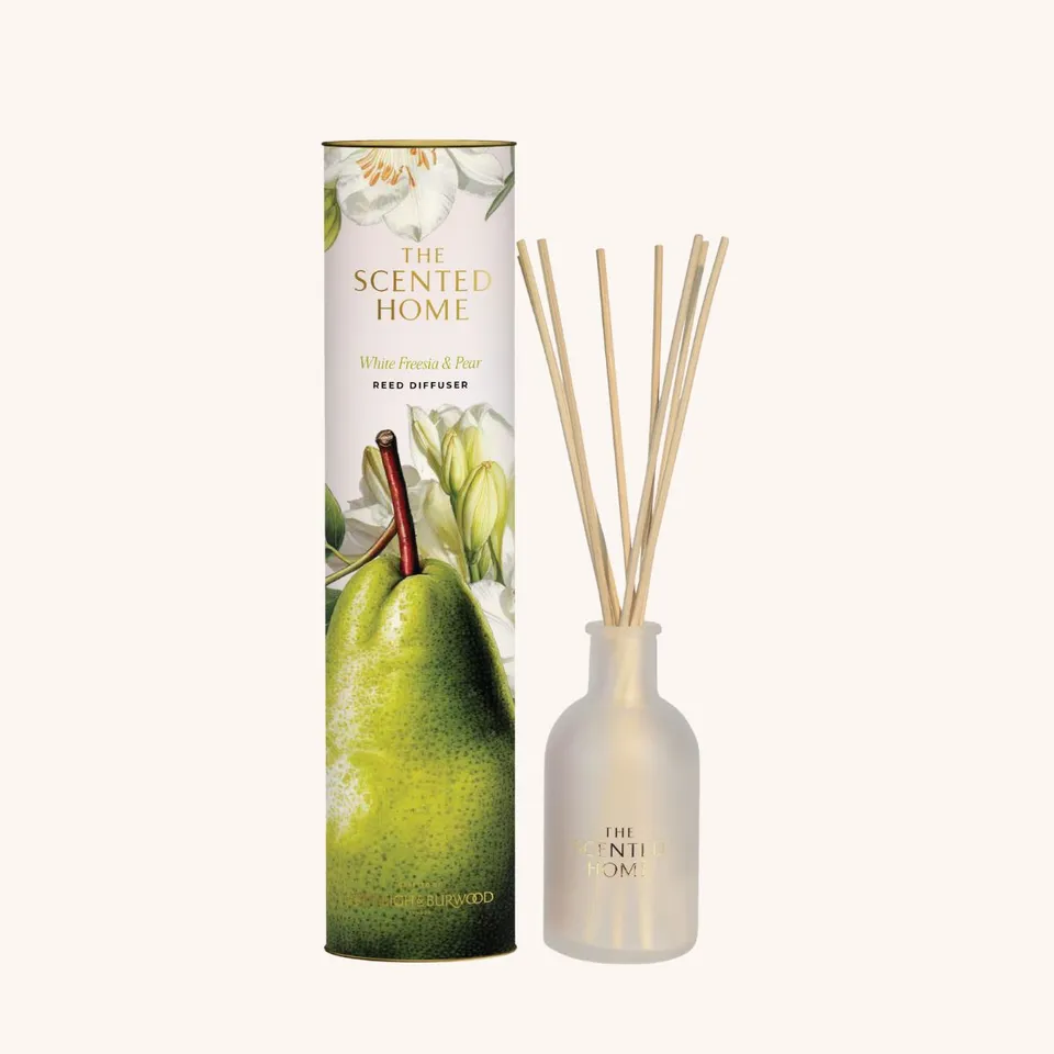 ashleigh-burwood-white-freesia-pear-diffuseur-b-tonnets-150ml image 1
