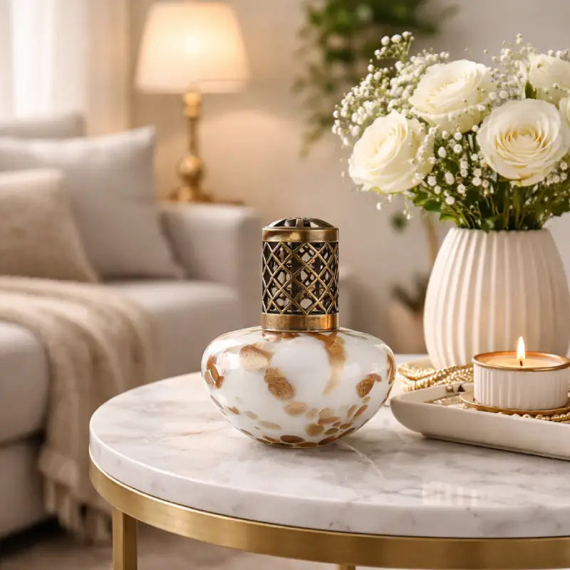 ashleigh-burwood-glitterati-lampe-parfum-e-blanc-dor-purifiante image 2