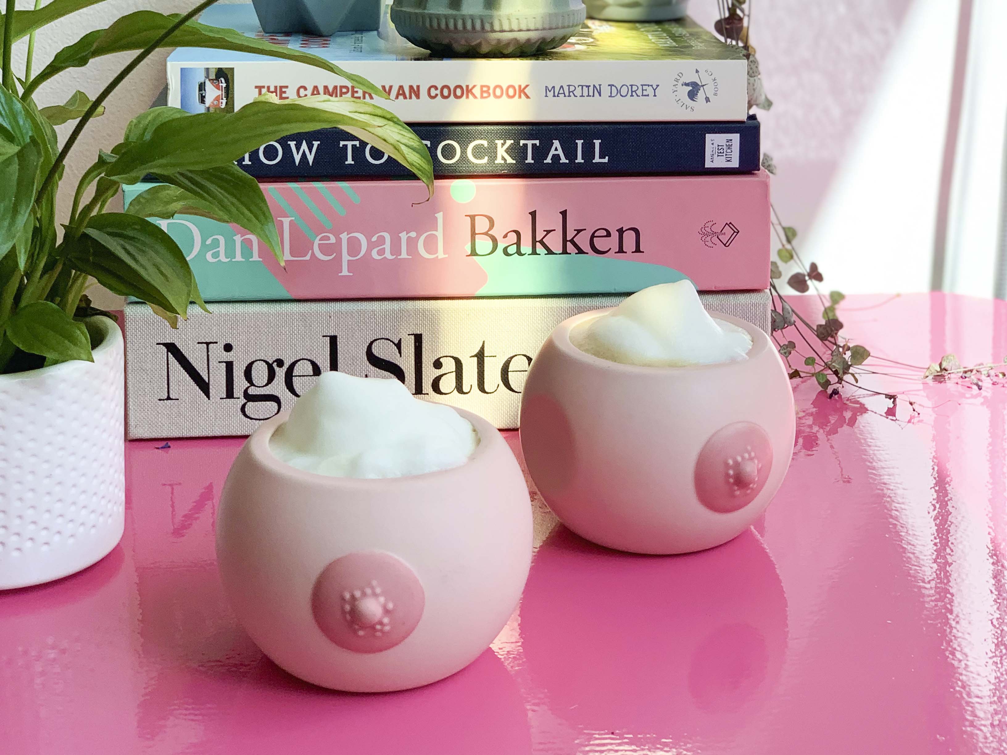 bitten-tableware-boob-cups-lot-2-tasses-seins-c-ramique image 6