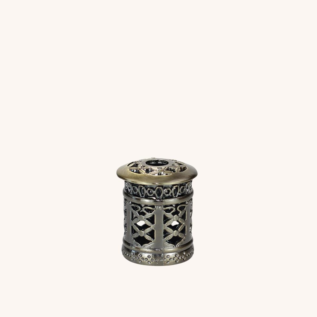 ashleigh-burwood-elizabeth-couronne-lampe-parfum-e-or-antique-small image 1
