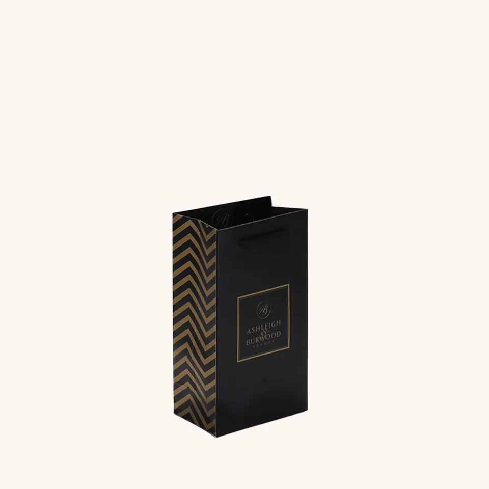 ashleigh-burwood-gift-bags-sac-cadeau-parfum-lampe-chevron image 1
