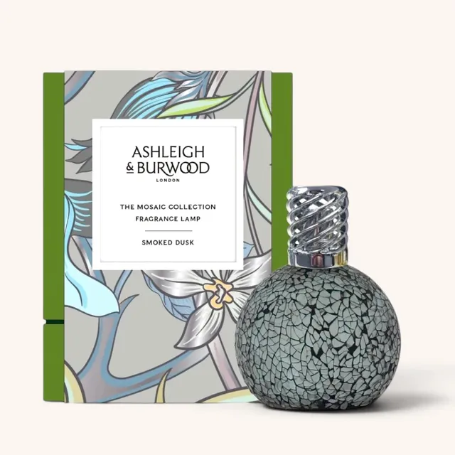 ashleigh-burwood-smoked-dusk-lampe-parfum-e-grise-argent image 1