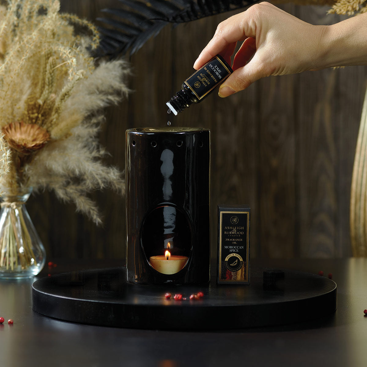 ashleigh-burwood-black-gold-tower-br-le-parfum-c-ramique-tour image 2
