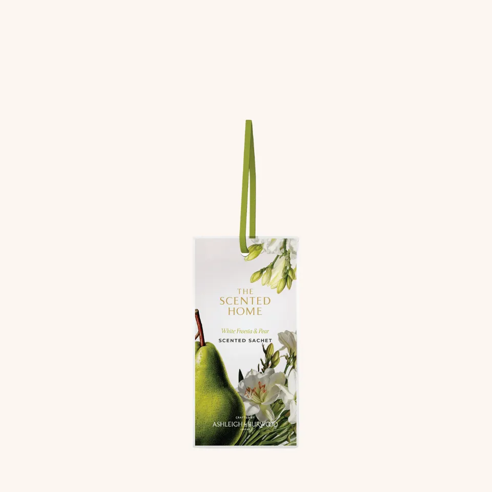 ashleigh-burwood-white-freesia-pear-sachet-parfum-poire image 1