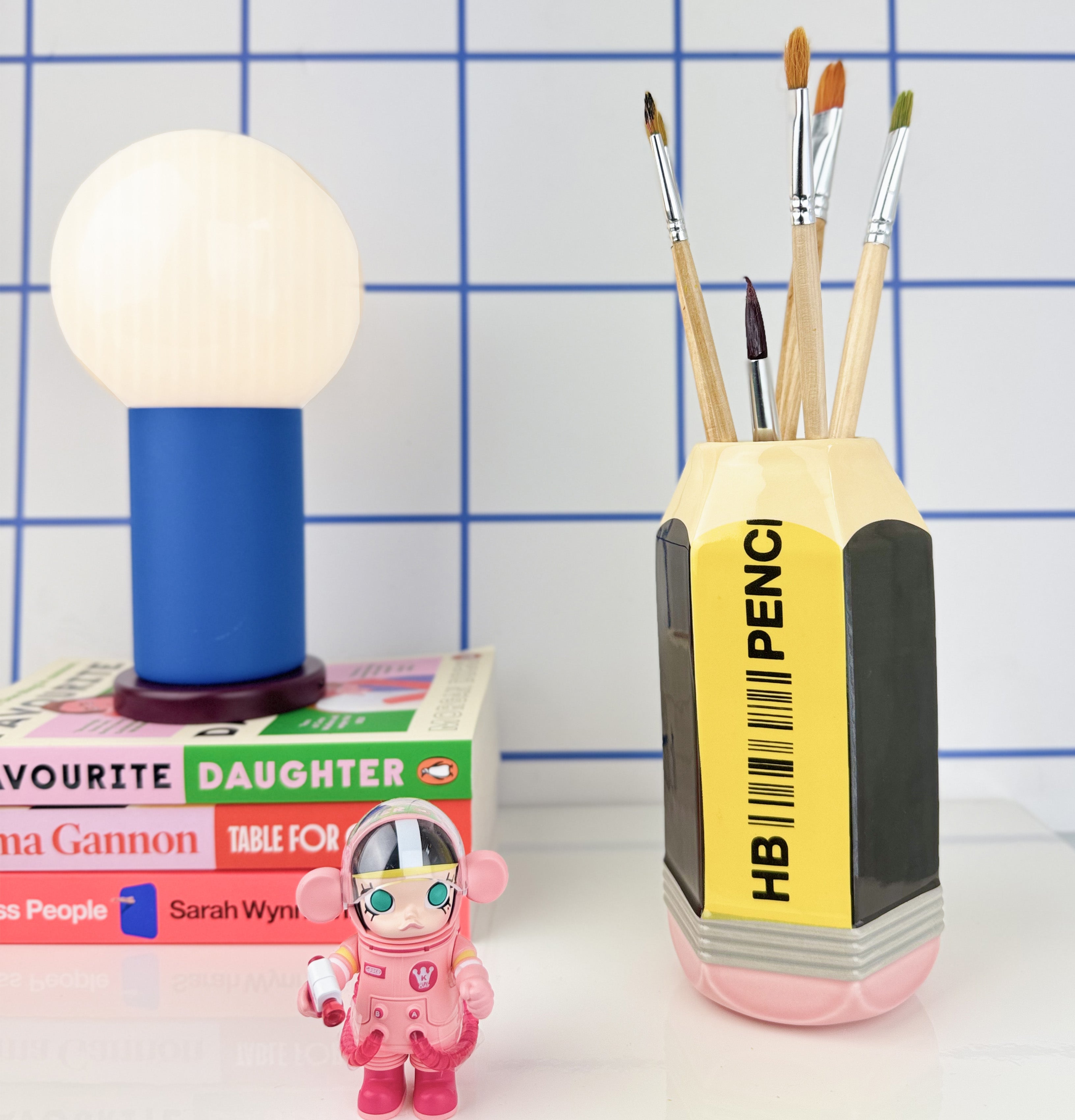 bitten-pencil-vase-crayon-c-ramique-jaune-hb-18-cm image 3