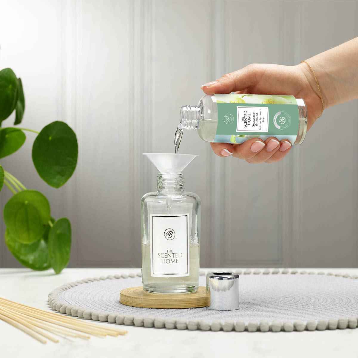 ashleigh-burwood-snowdrop-jasmine-recharge-diffuseur-150ml image 2