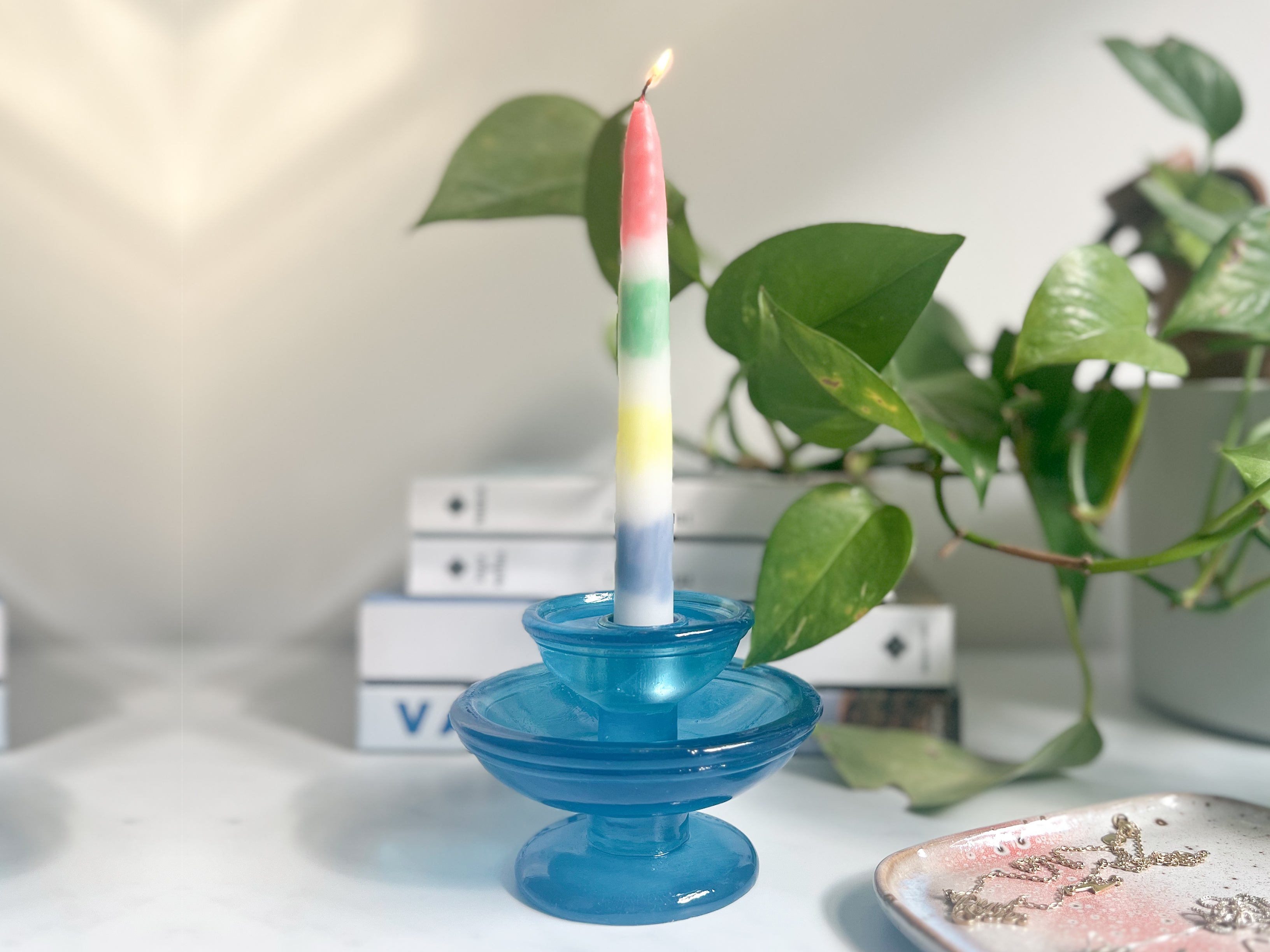 bitten-fountain-bougeoir-bleu-c-ramique-d-co-table image 1