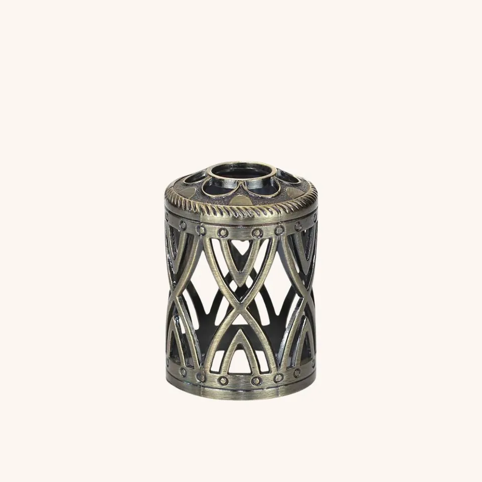 ashleigh-burwood-william-antique-gold-couronne-lampe-parfum-e image 1