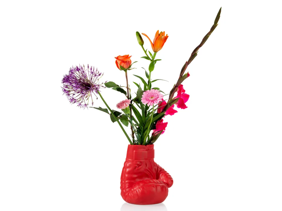 bitten-boxing-glove-vase-vase-gant-de-boxe image 1