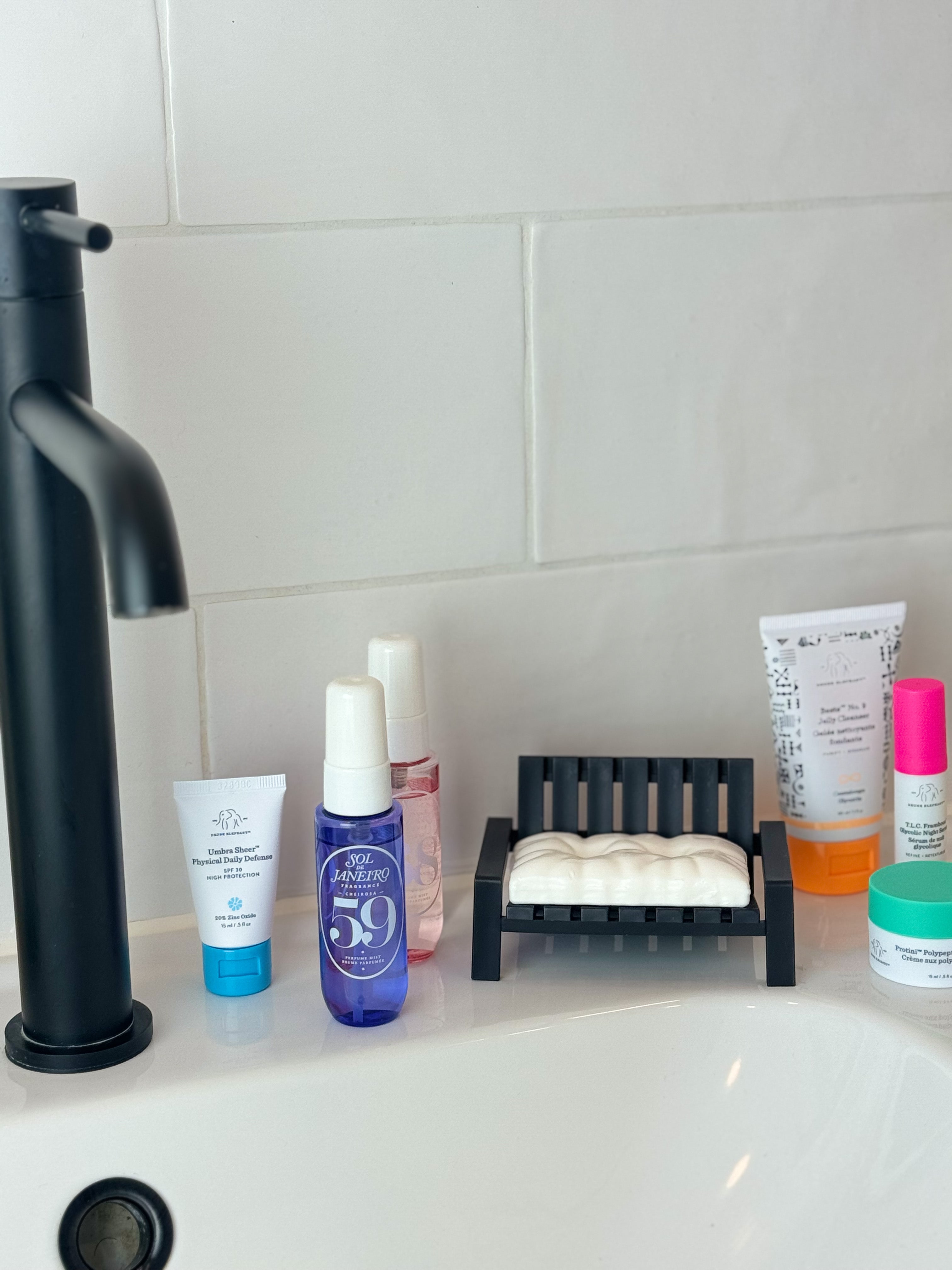 bitten-home-porte-savon-banc-noir-soapy-bench image 2