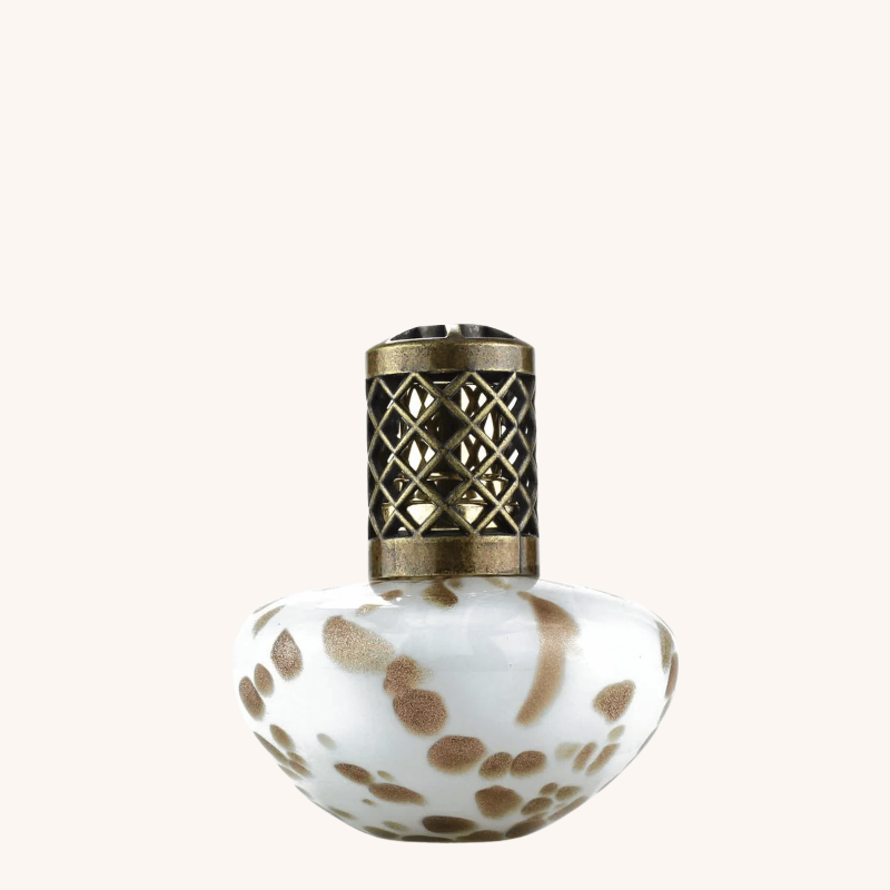 ashleigh-burwood-glitterati-lampe-parfum-e-blanc-dor-purifiante image 1