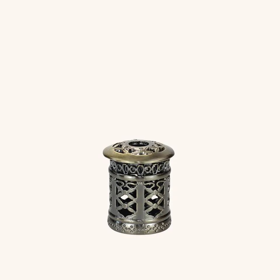 ashleigh-burwood-elizabeth-couronne-lampe-parfum-e-or-antique-small image 1