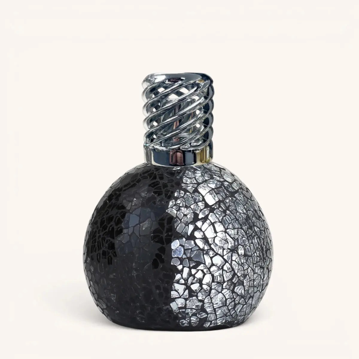 ashleigh-burwood-little-devil-lampe-parfum-e-mosa-que-noire image 2