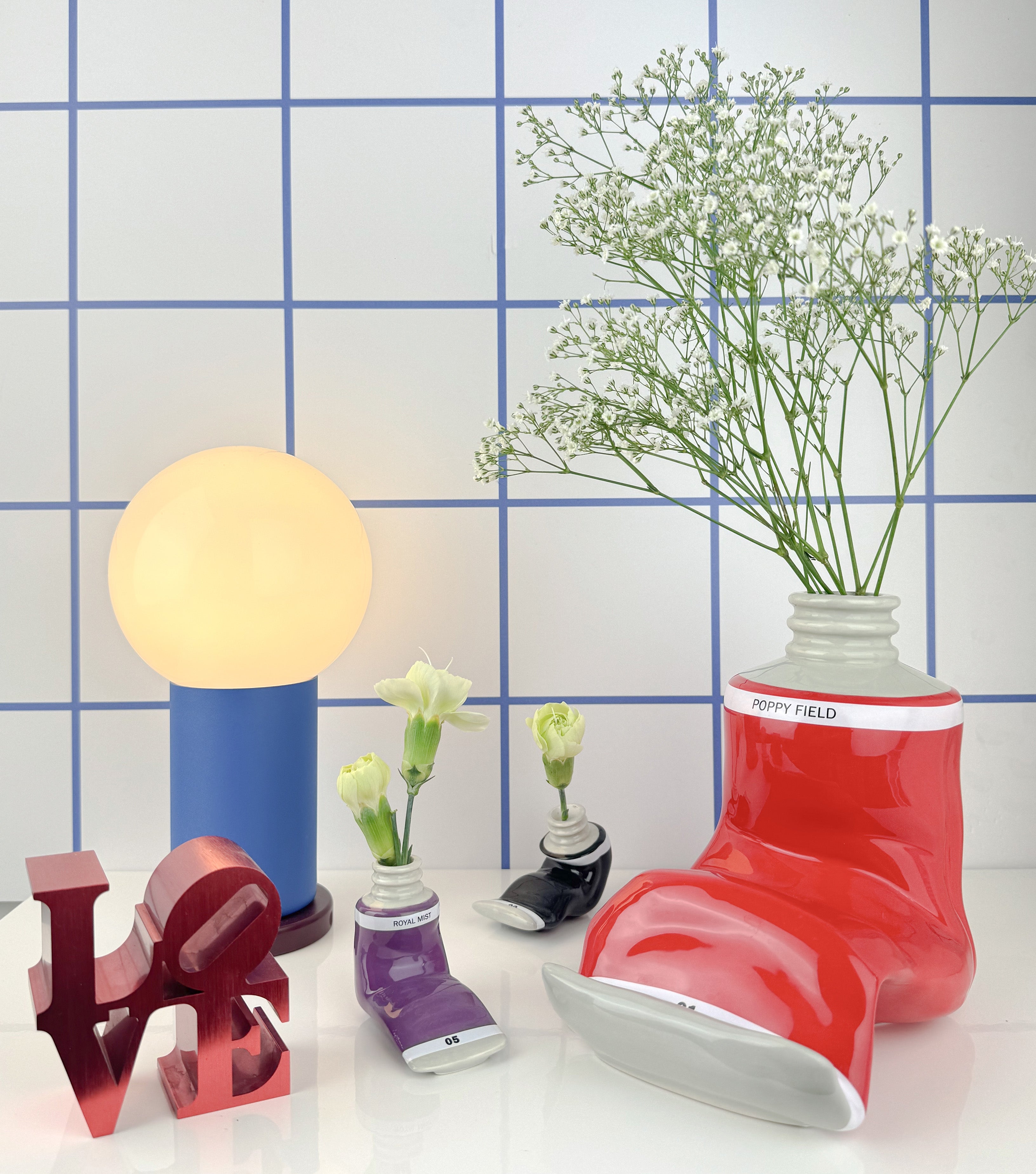 bitten-paint-tube-large-vase-tube-peinture-rouge-c-ramique image 5