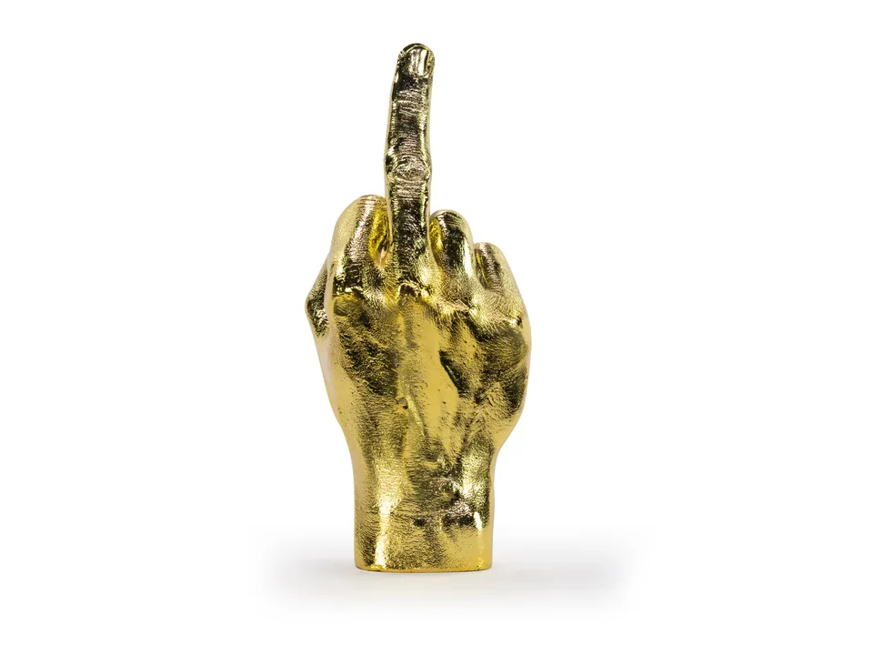 bitten-the-finger-sculpture-doigt-statue-dor-20-cm image 1